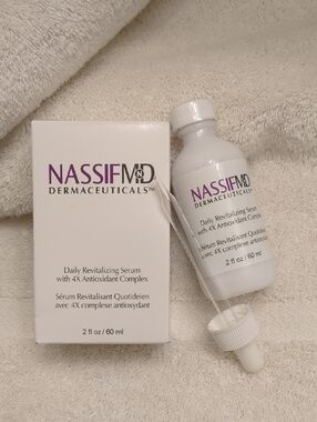 NASSIFMD Daily Revitalizing Serum - White ** NIB SEALED **